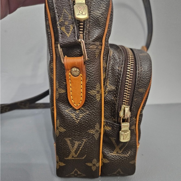 Authentic Louis Vuitton Amazon Monogram Crossbody Bag - Picture 5 of 10